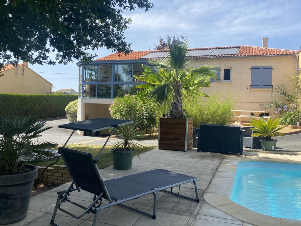 Salle vue du jardin
